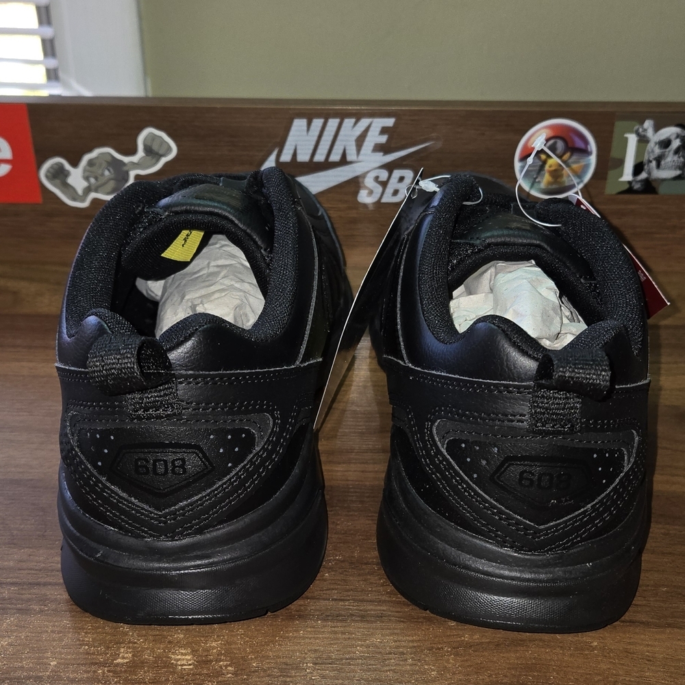 New Balance Men's Black Slip Resistant Shoes - Picture 4 of 7